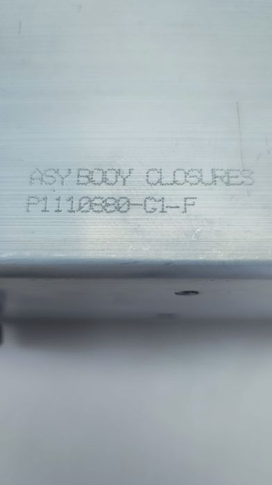 Лонжерон (кронштейн)  підсилювача правий лівий Tesla Model 3 Highland