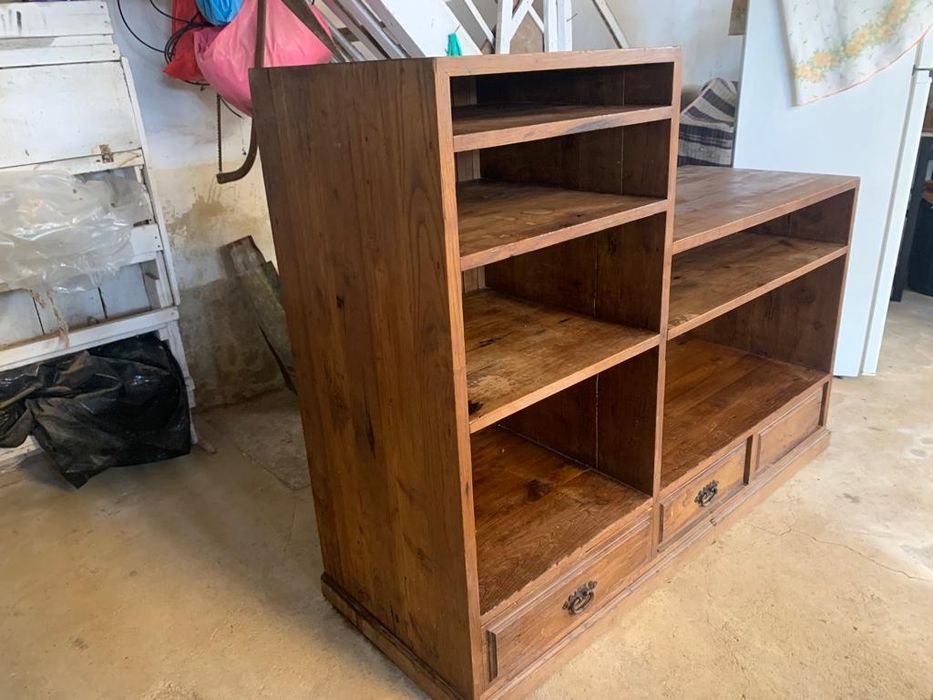 Móvel sala, madeira muito boa