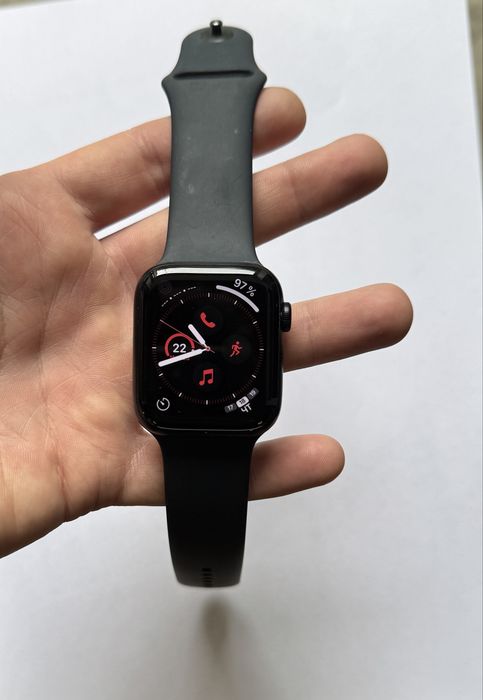 Apple Watch SE (GPS, 2-го поколения) Корпус 44 мм - Алюминий