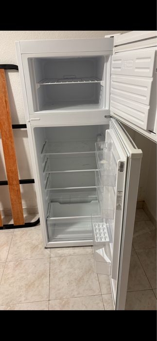 Frigurifico semi novo