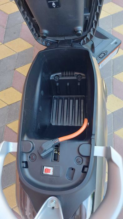 Електроскутер Super Soco CUX