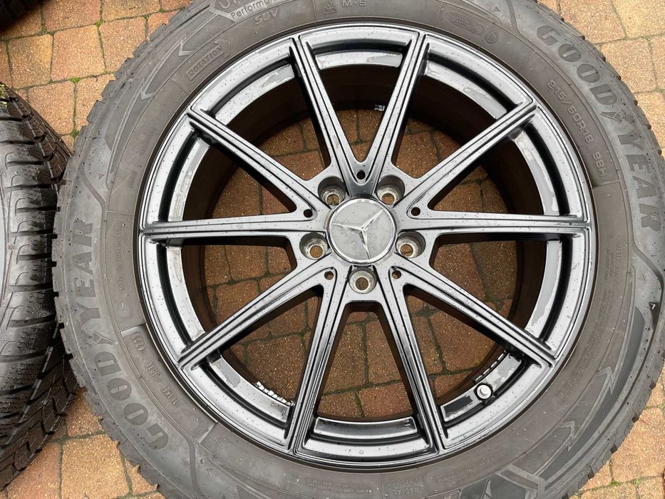 3970. Koła zimowe Mercedes GLA EQA 5x112 oryginalne czarne 215/60/18
