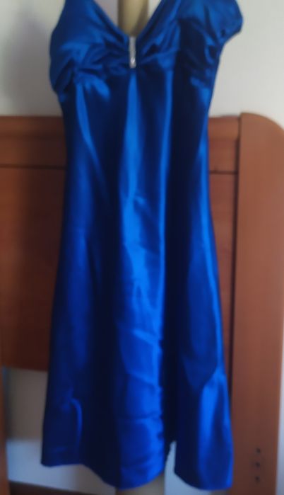 Vestido de cetim Morgan
