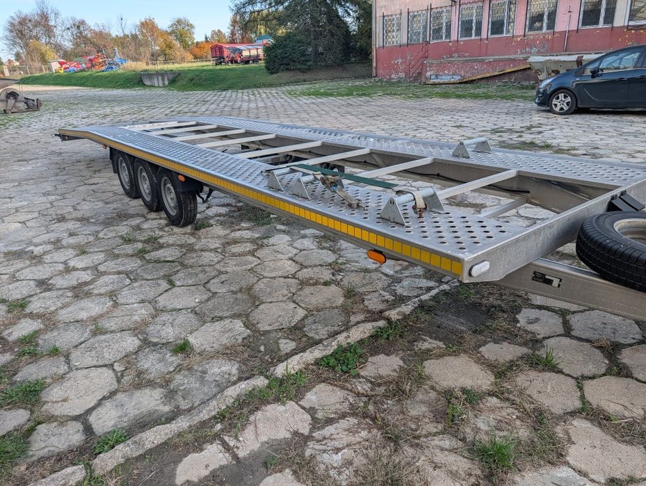 Laweta na dwa auta