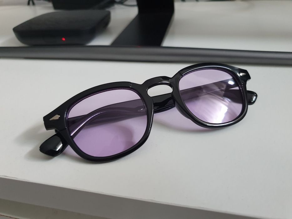 Óculos de Sol Vintage com Lente Roxa