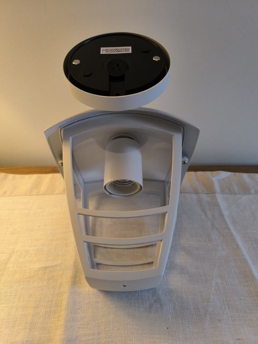 Vendo Candeeiro/aplique Philips novos na caixa para exterior