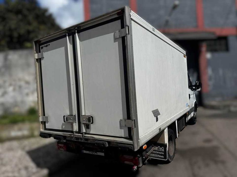 IvecoDaily35C18de2011comFRIOParaPeças