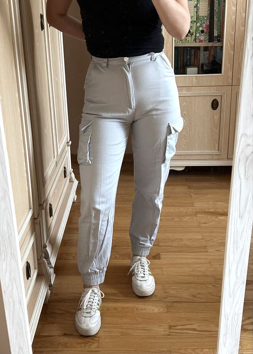 Spodnie bawełniane joggery cargo jasne sportowe ze ściągaczem