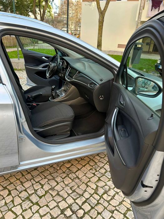 Opel Astra Sports Tourer 2017 poucos KM — photo 4