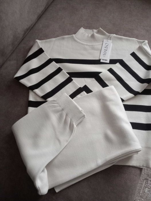 Трикотажний костюм.