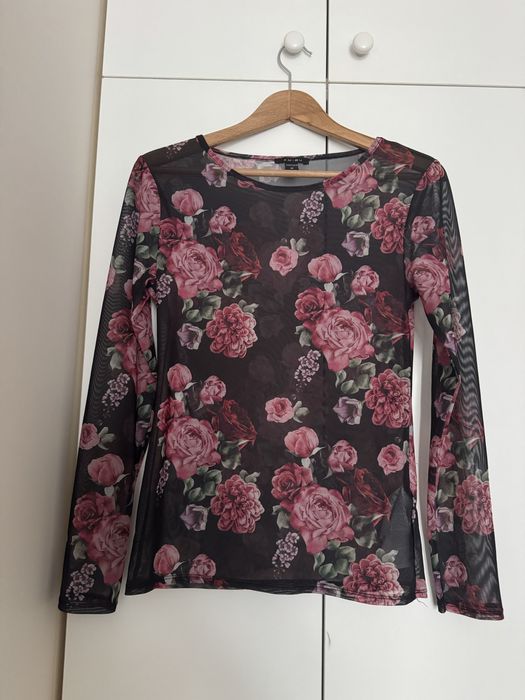 Bluzka transparentna z dlugim rekawem czarna w roze Amisu rozm. M/38
