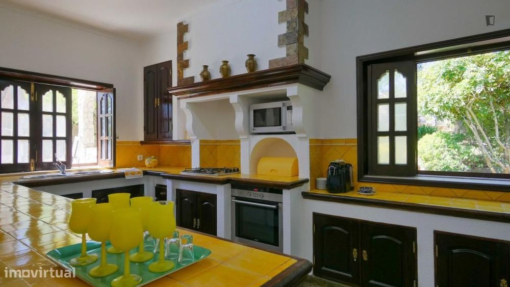 Quarto - localizado em Setubal