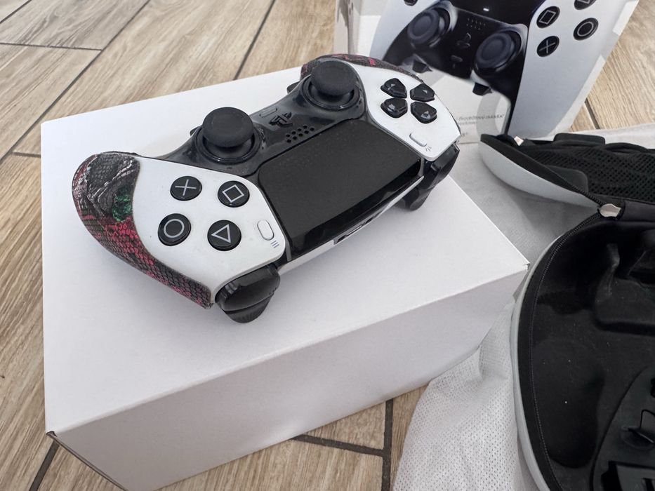 Pad Sony DualSense Edge PS5 Biało-Czarny + Etui + Pudełko + USB