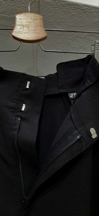 Spodnie paper bag 38 M haremki czarne H&M bdb hit 
Kolor granatowy
Dob