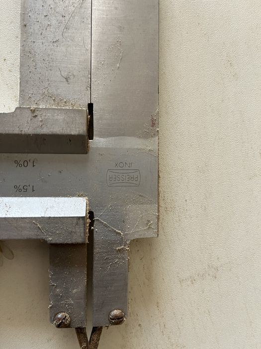 Narzedzia miernicze i skrawajace stolarskie