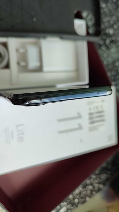 Xiaomi mi 11 lite 6/128gb Як Новий (6+2 озу)