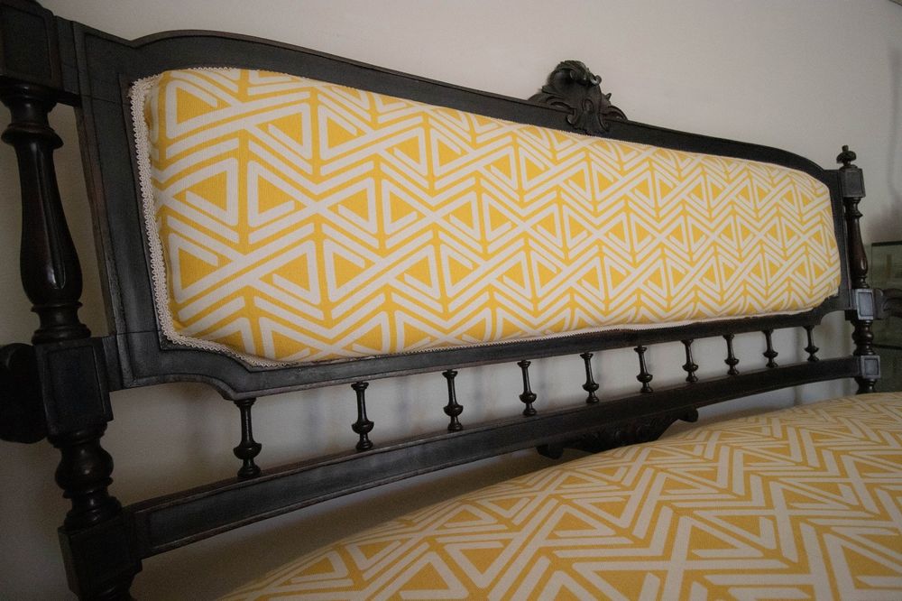 Sofá restaurado para venda