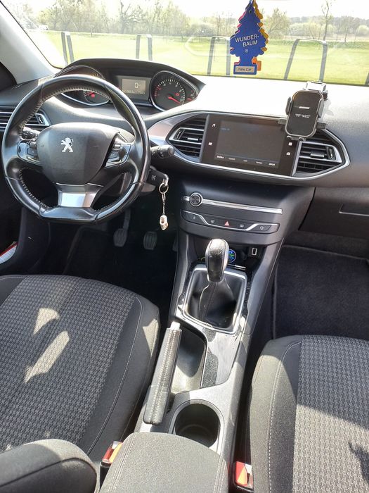 Sprzedam Peugeota 308 1.2 benzyna 2017r.kombi