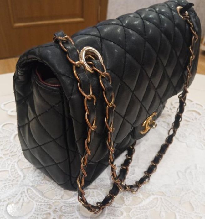 Сумочка від CHANEL