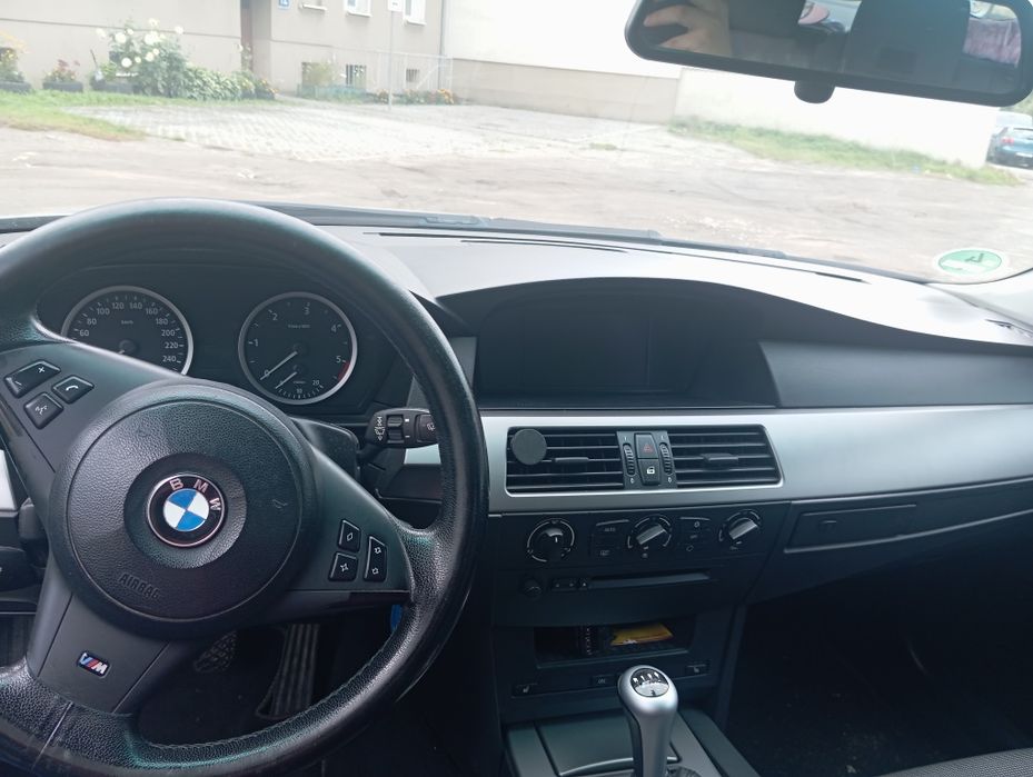 E61 2.5d 177km 2004r