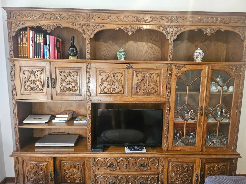 Móvel TV, Loiceiro e Bar em madeira maciça