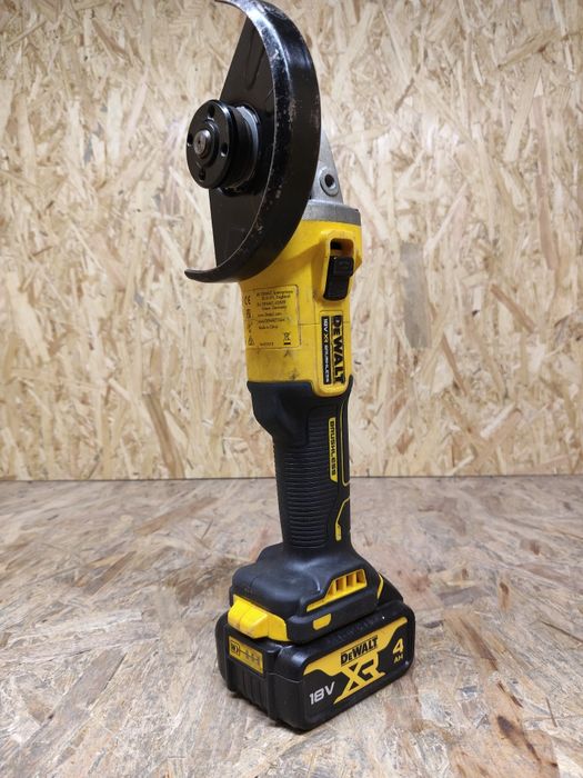 Szlifierka kątowa 125 mm aku DeWalt dcg407  + 4ah