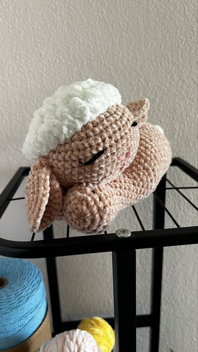 Ovelha dormindo artesanal croche snuggle doll sheep