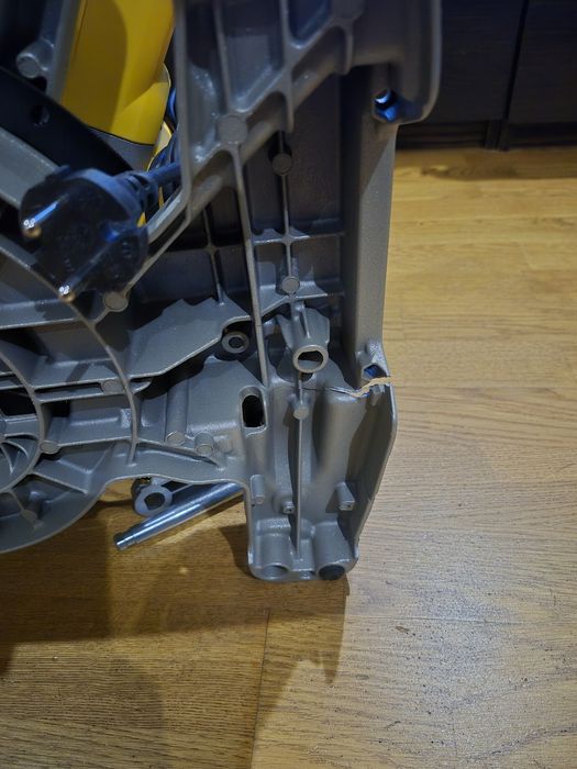 DEWALT DWS773 pilarka piła ukośnica 216 MM 1300W