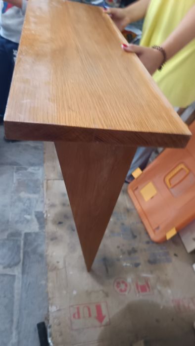 Mesa de apoio Carvalho maciço