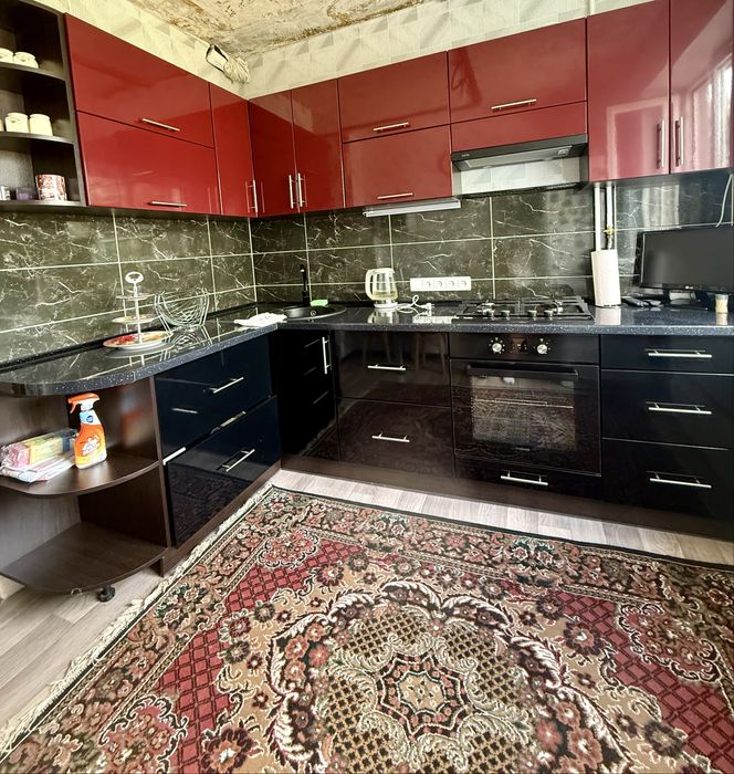 Продам 2 ком. 1 мкрн. Левый берег