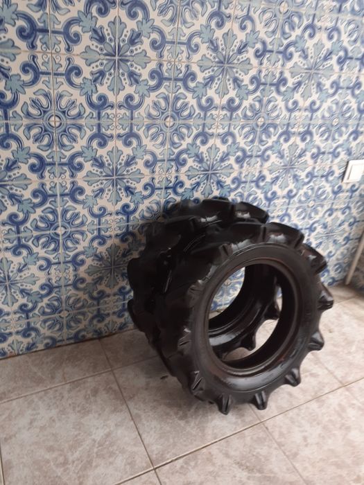Frese kubota para peças pneus de vários medidas todo usados em bom pre