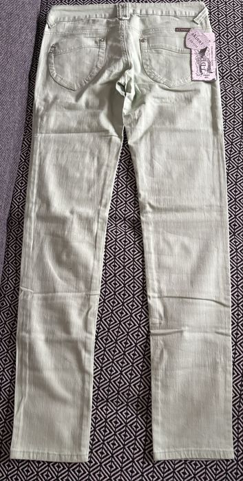 Spodnie jeansowe damskie.