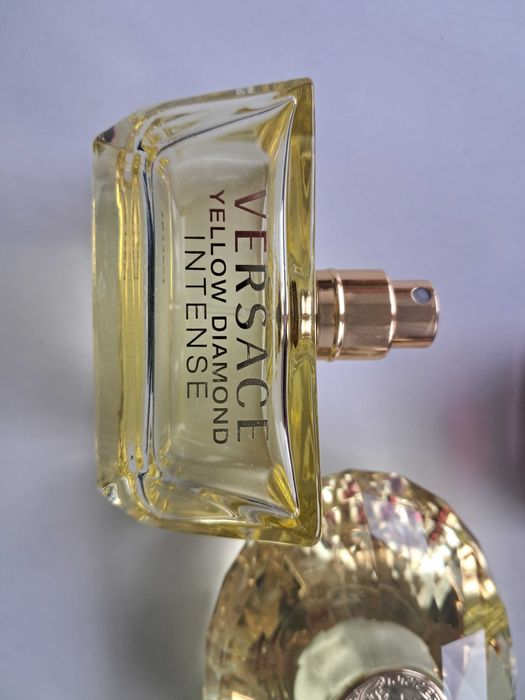 Оригінальні флакони  (пляшечки) від парфумів Versace і Nina Ricci