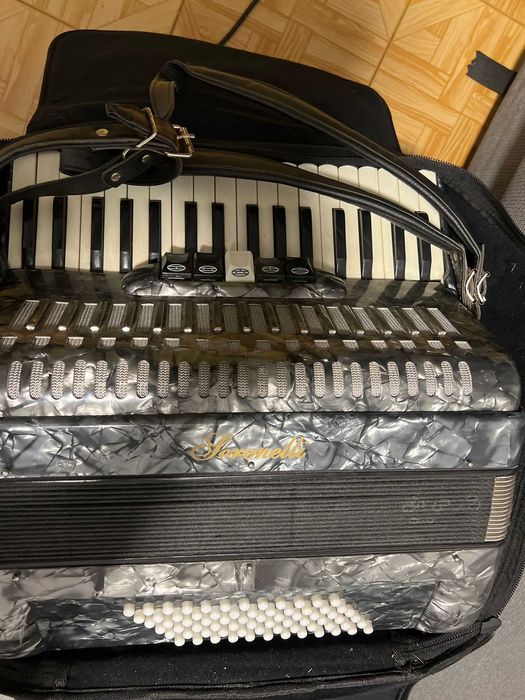 Acordeão de Teclas à 3ª Voz - Semi Novo