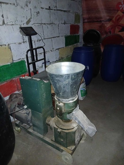 Sprzedal peleciarke ,granulator ,matryca TN