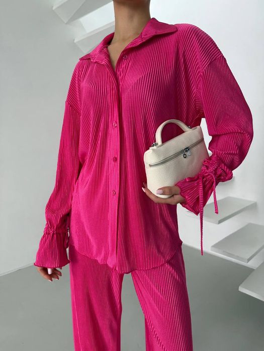 Костюм святковий так і на кожен день малиновий 46-48 розмір