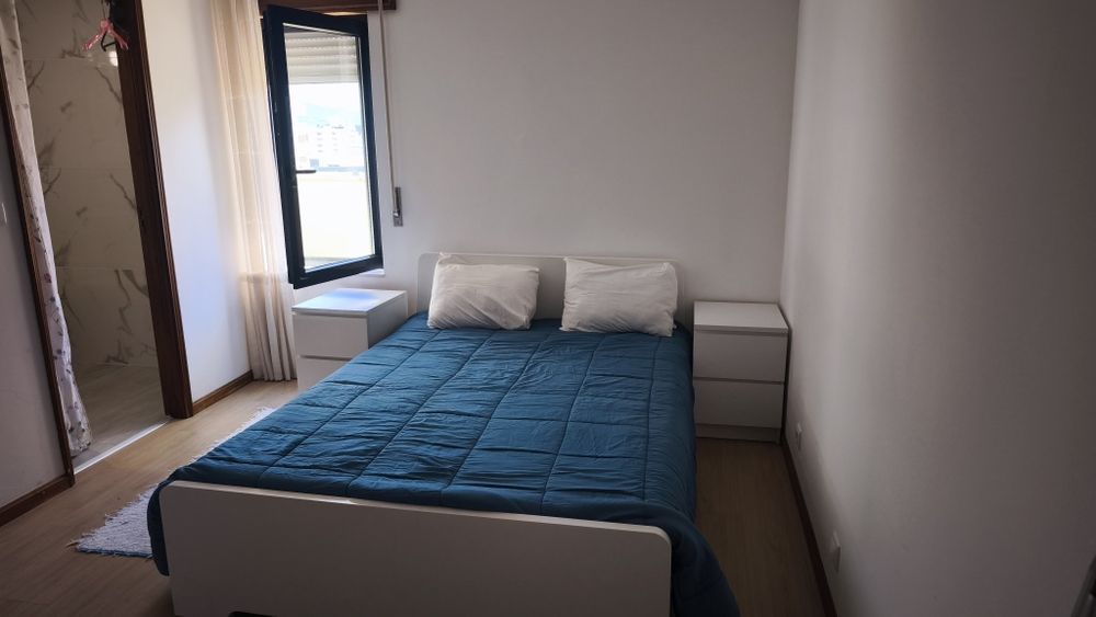 Suíte para casal com varanda  em Arcozelo Barcelos