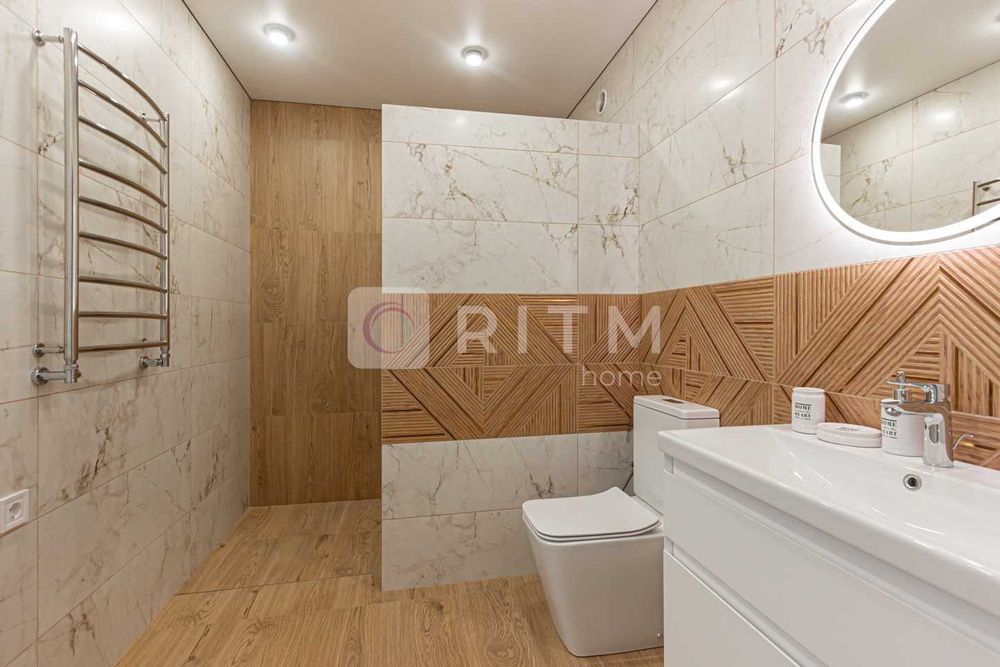 Продаж будинку з дизайнерським ремонтом 5хв від Сихова.