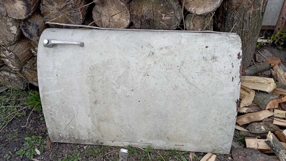 Оригінальне скло до автомобіля Трабант.