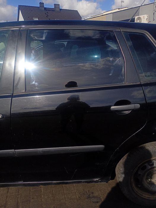 VW POLO N9 9N 01-07 DRZWI LEWE TYLNE TYŁ kod lakieru L041