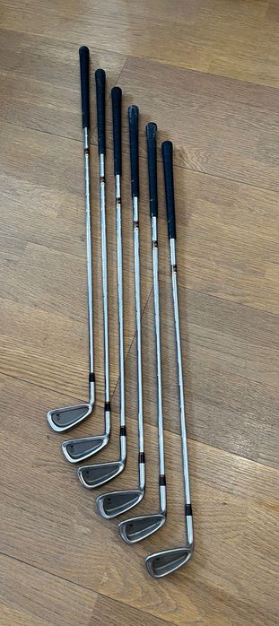 Conjunto de Golf ( para canhotos ) ferros Titleist e Callaway BIG BERTHA, saco Mac Gregor, carrinho