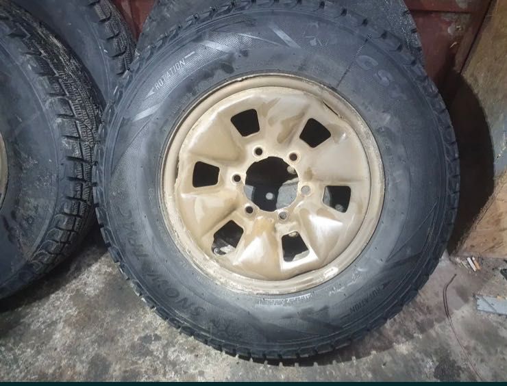 TOYOTA HIACE 4X4 2008г.в. Колёса в сборе