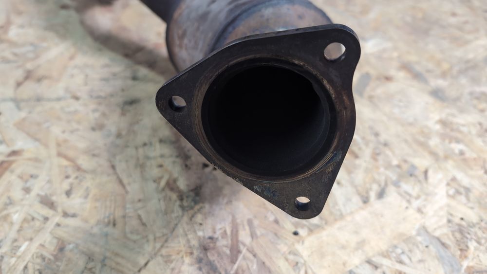 Приймальна труба з каталізатором права для Audi Q7 2009-2015