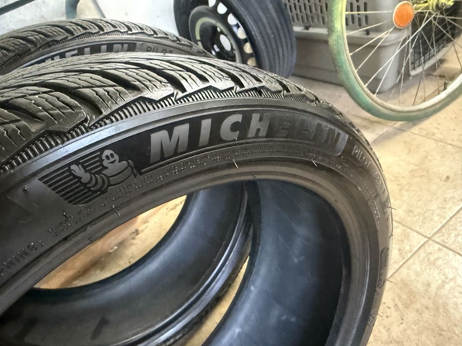Michelin Pilot Alpin 5 235/40R19