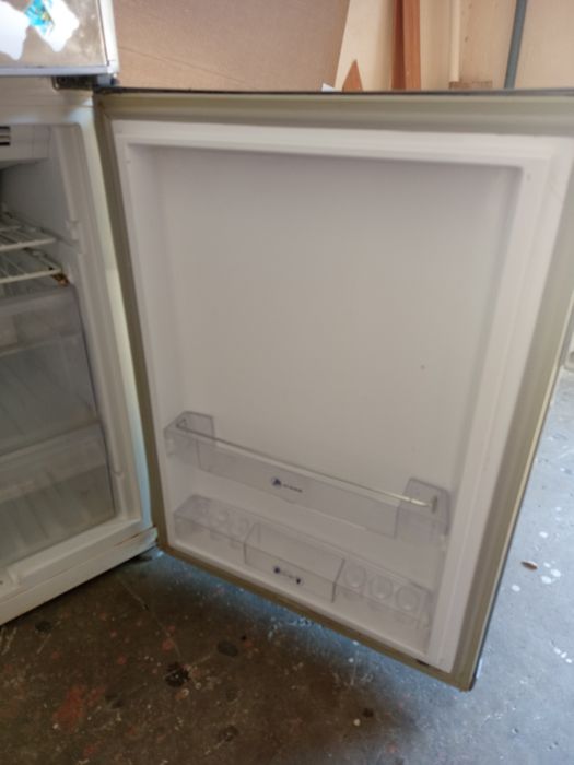 Холодильник Whirlpool не працює