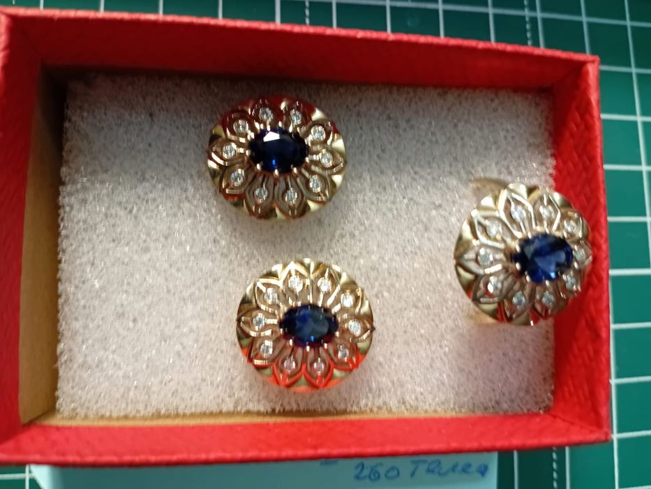 Ексклюзивні  сережки  та каблучка