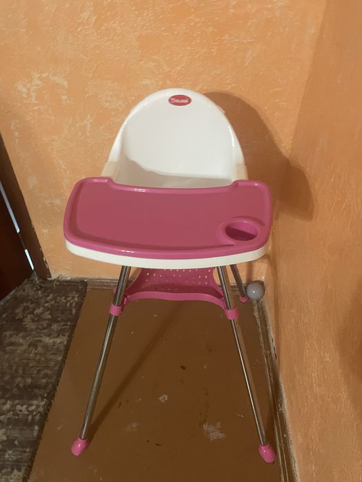 Дитячий кормящий столик