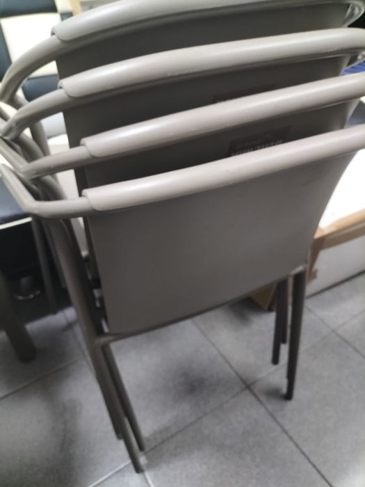Mesa e cadeiras de esplanada