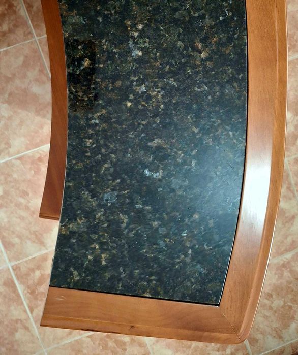 Móvel Bar de Canto em Madeira Maciça de Cerejeira – Estilo Clássico