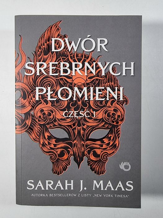 Dwór Srebrnych Płomieni Część 1 / Sarah J. Maas